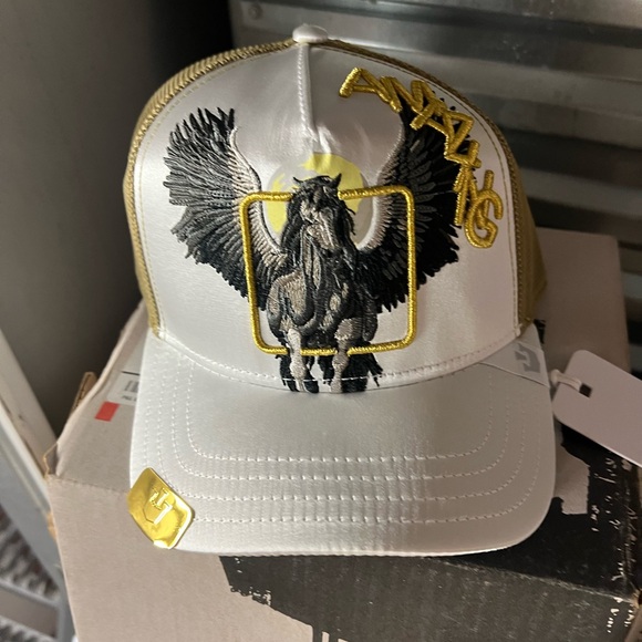 Amiri White and Gold Trucker Hat - Picture 3 of 4